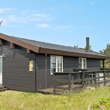 Beach Front Home In Saeby With Wifi * Sæby