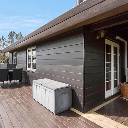 Beach Front Home In Saeby With Wifi Nyaraló