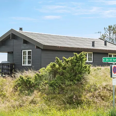 Beach Front Home In Saeby With Wifi Nyaraló