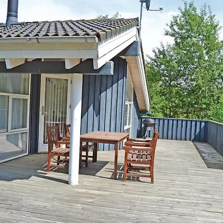 Beach Front Home In Saeby With Wifi Nyaraló